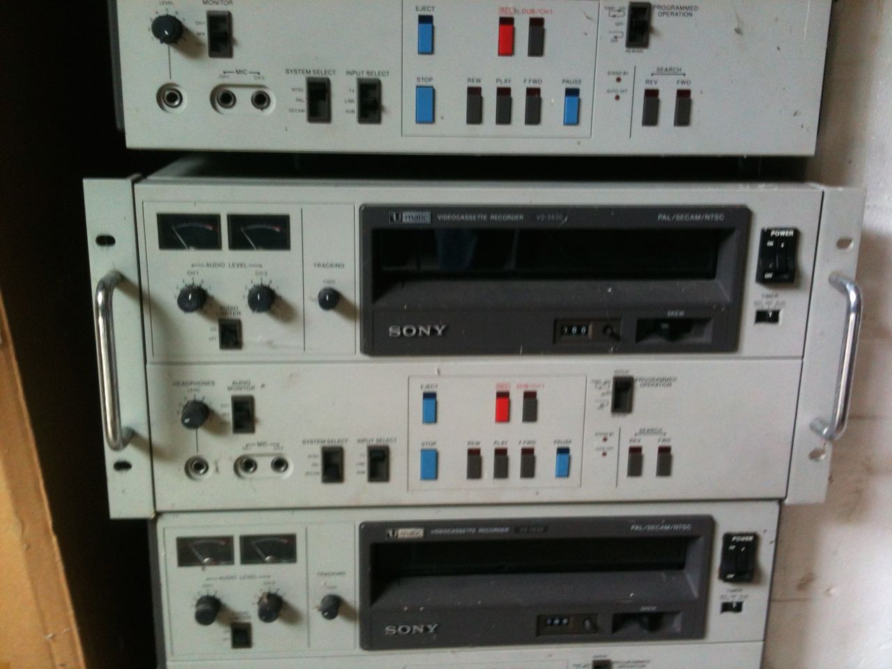 5 off Sony VO-5630 recorders for sale.